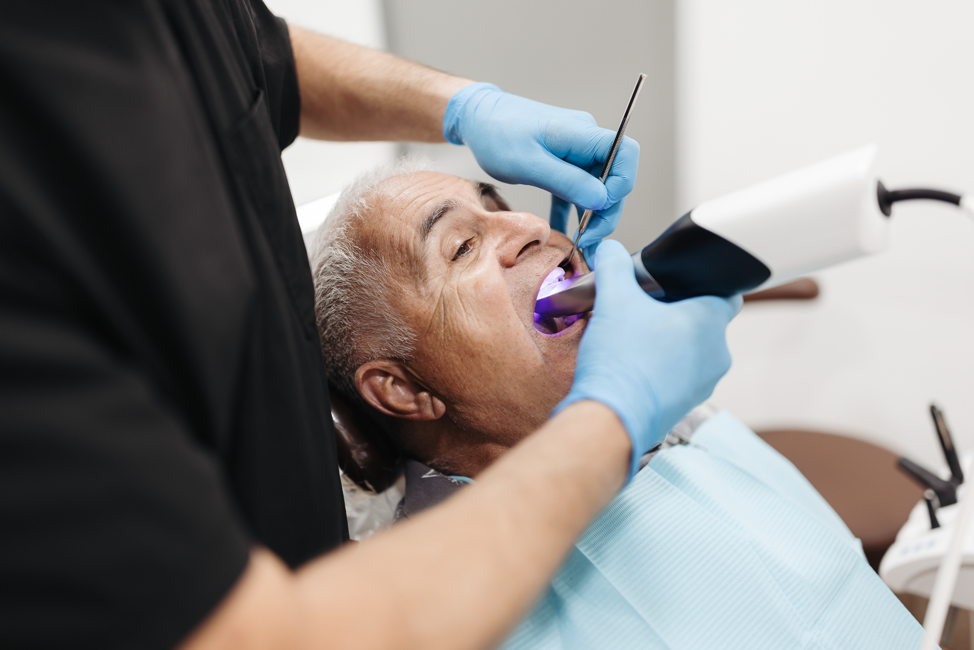 Dr George Lathouras in a Tooth Extractions consultation